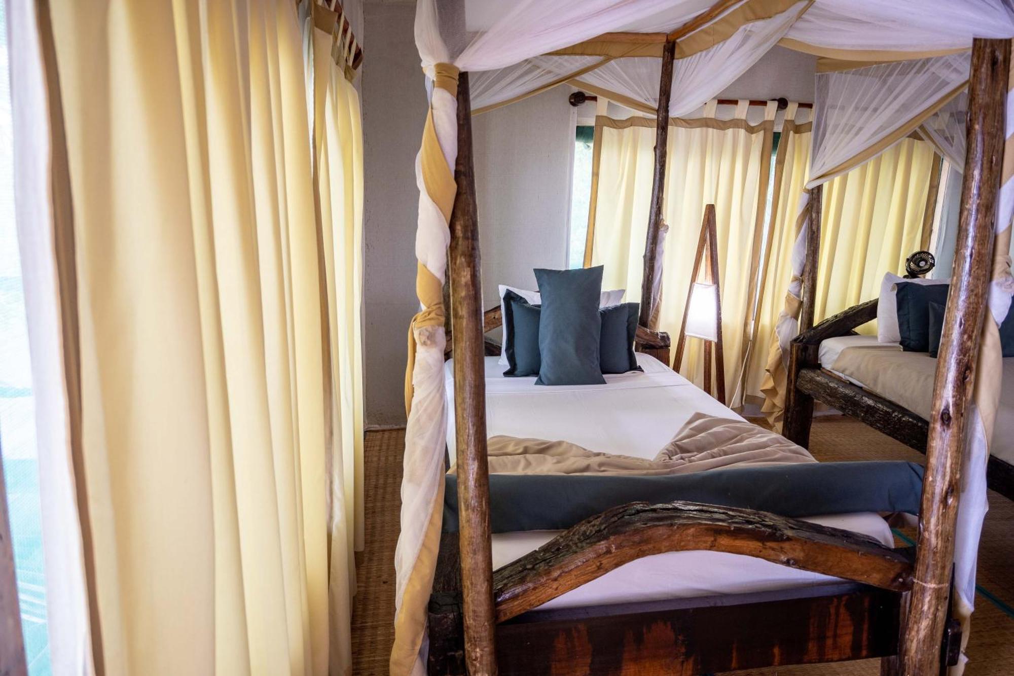 Simply Saadani Camp, A Tent With A View Safaris Mkwaja 外观 照片