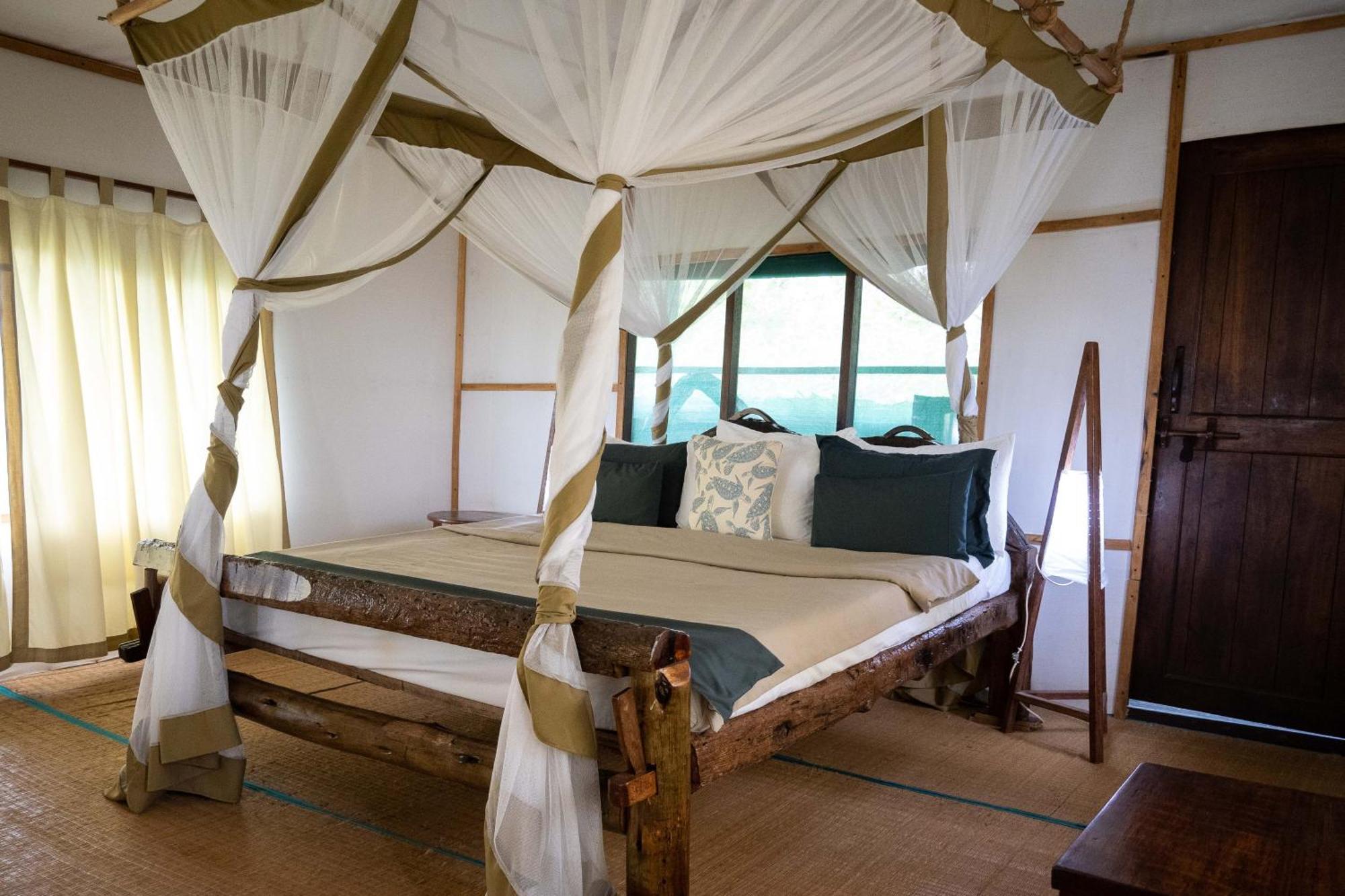 Simply Saadani Camp, A Tent With A View Safaris Mkwaja 外观 照片